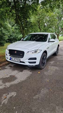 Imagine Jaguar F-Pace 2.0D AWD Automatic.. R-Sport