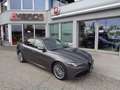 Alfa Romeo Giulia Sprint 2,0 16V 200 AT8 XENON NAVI SITZHZG LENKR... Grau - thumbnail 1