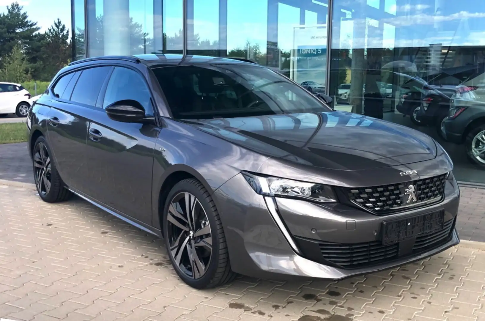 Peugeot Blue hdi 130 cv GT pack EAT 8 Šedá - 1