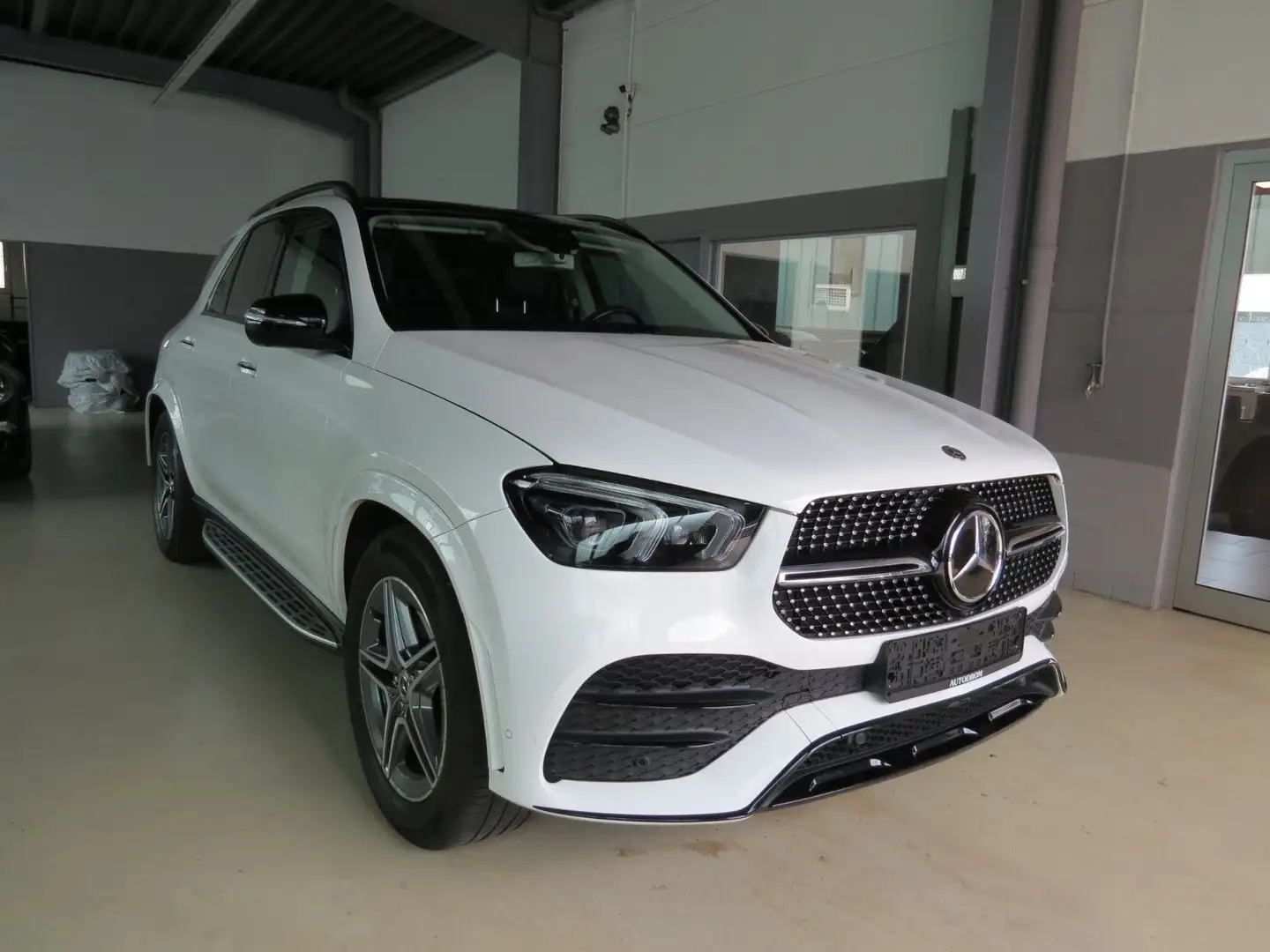 Mercedes-Benz GLE 300 d 4Matic AMG-Line+7-Sitzer +360°+Pano+ACC Weiß - 1