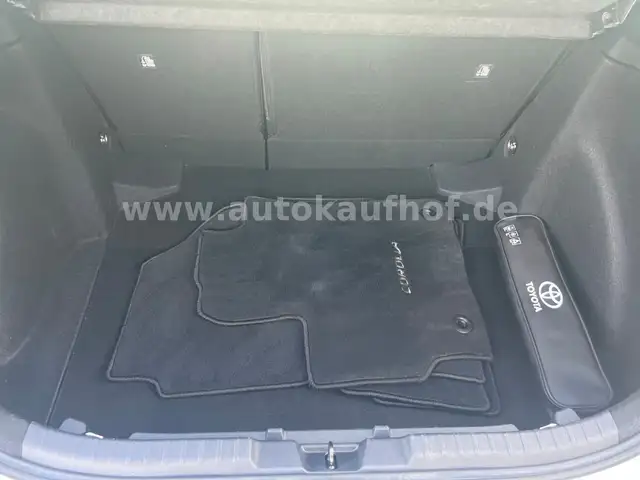 Toyota Corolla view 13