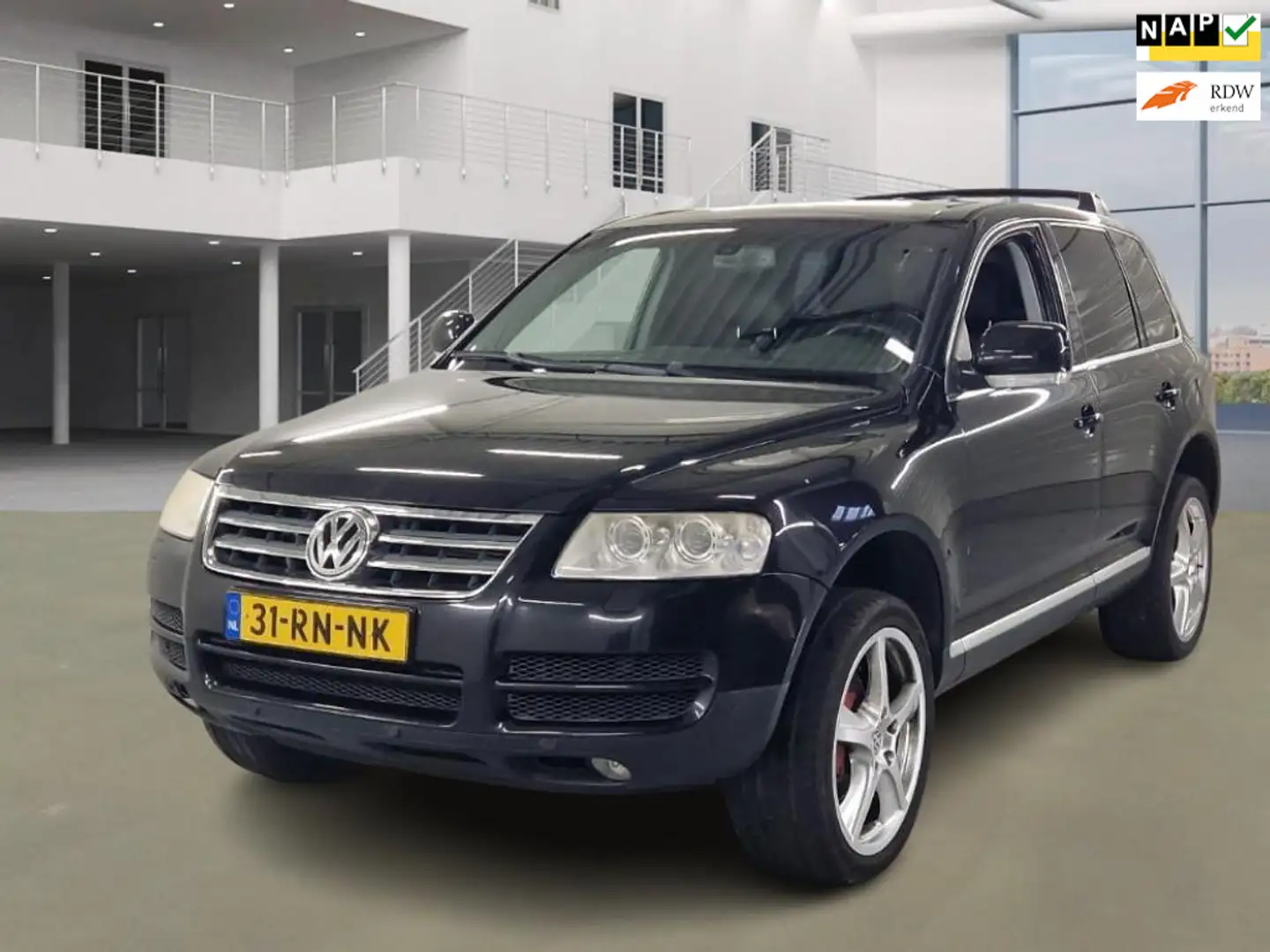 Volkswagen Touareg 3.2 V6 Zwart - 1