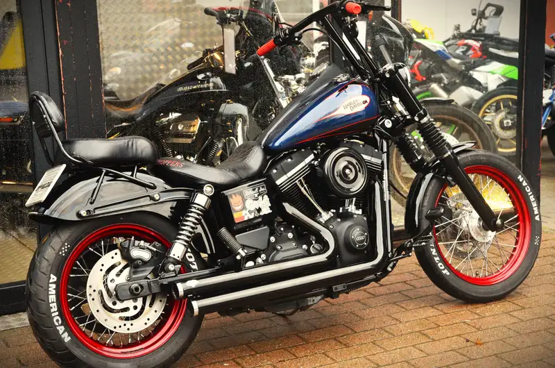 Harley-Davidson Dyna Street Bob - foto 3