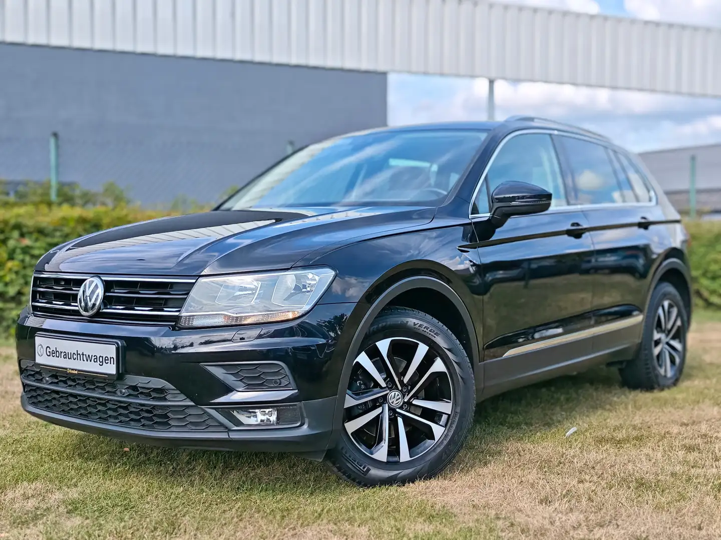 Volkswagen Tiguan IQ.DRIVE 2.0 TDI AHK*Nav*ACC*SHZ* Schwarz - 1