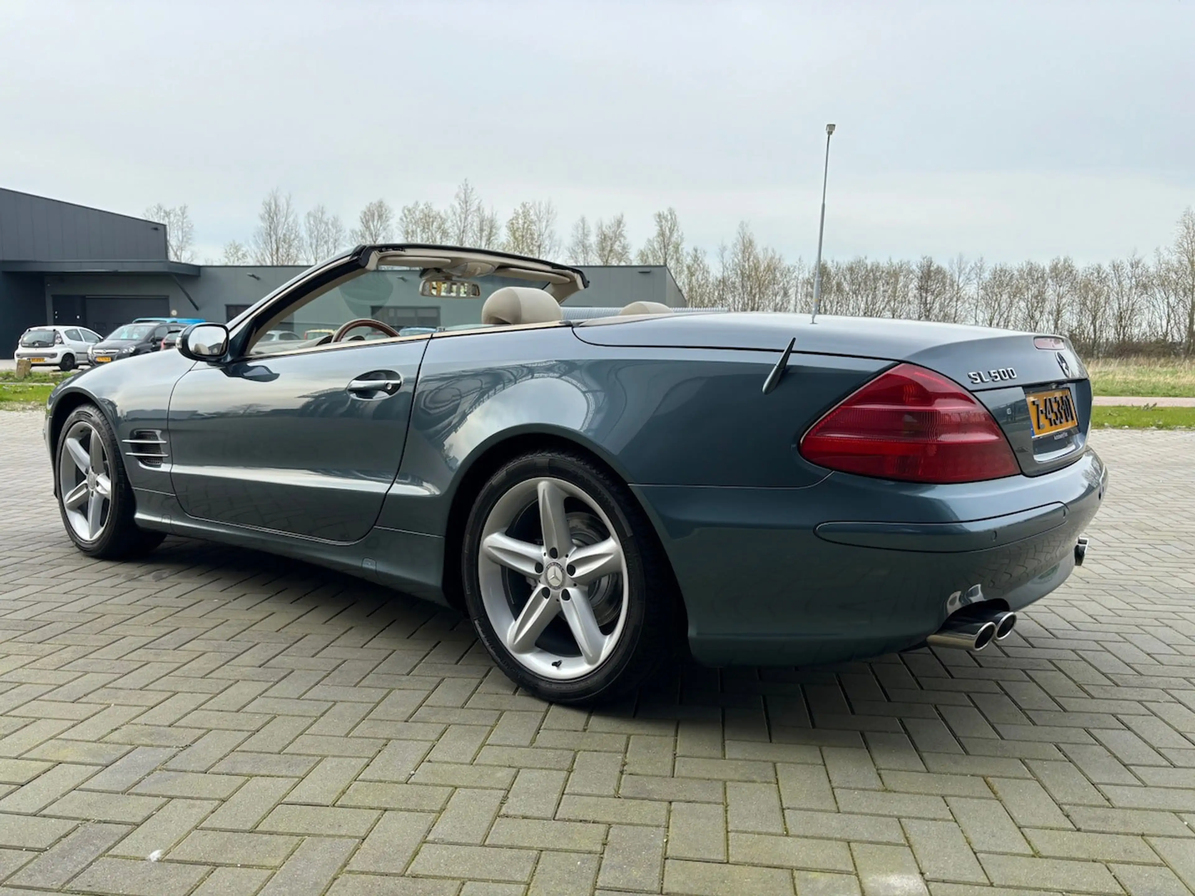 Mercedes-Benz SL 500 — photo 14