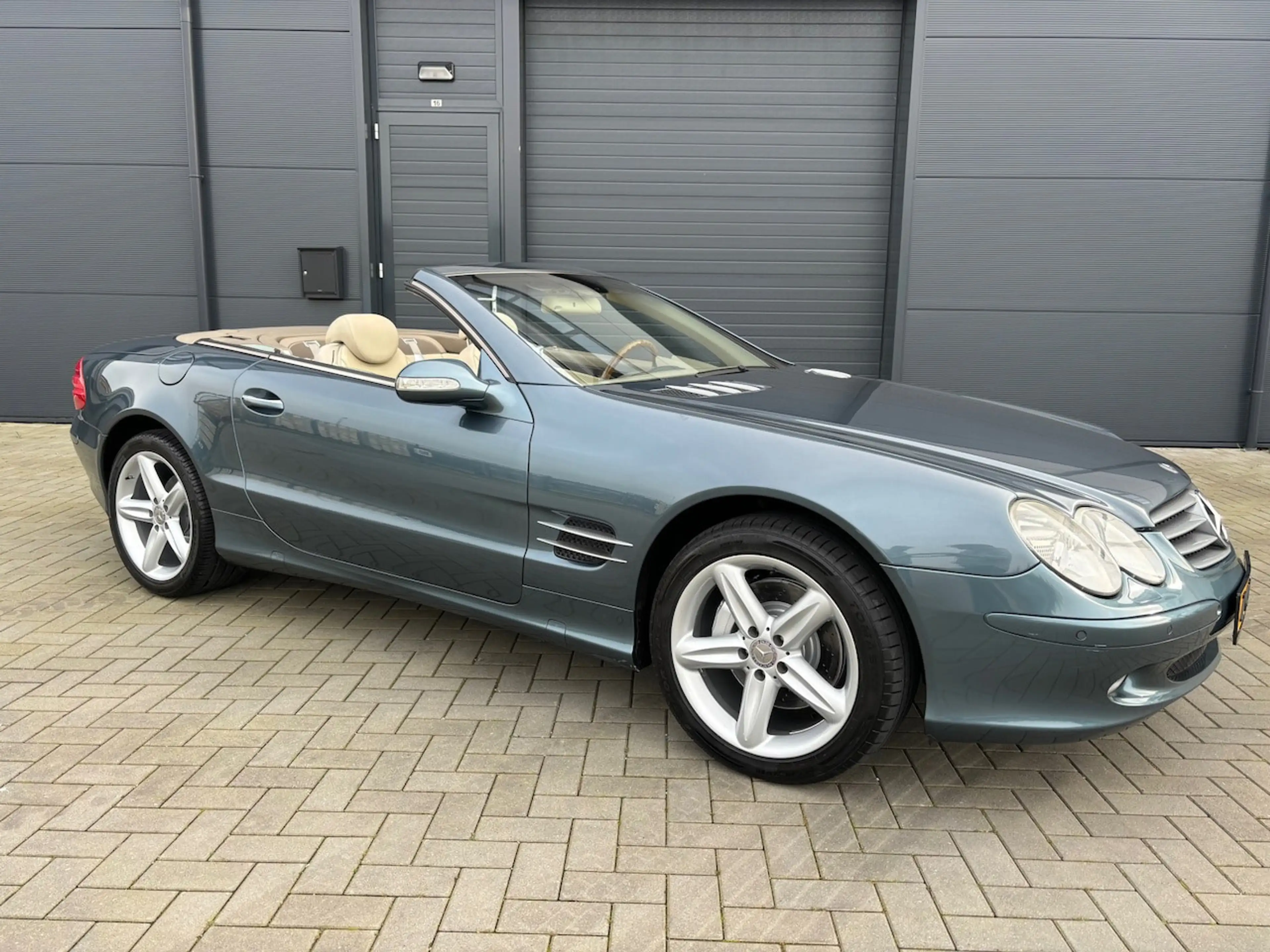 Mercedes-Benz SL 500 — photo 7