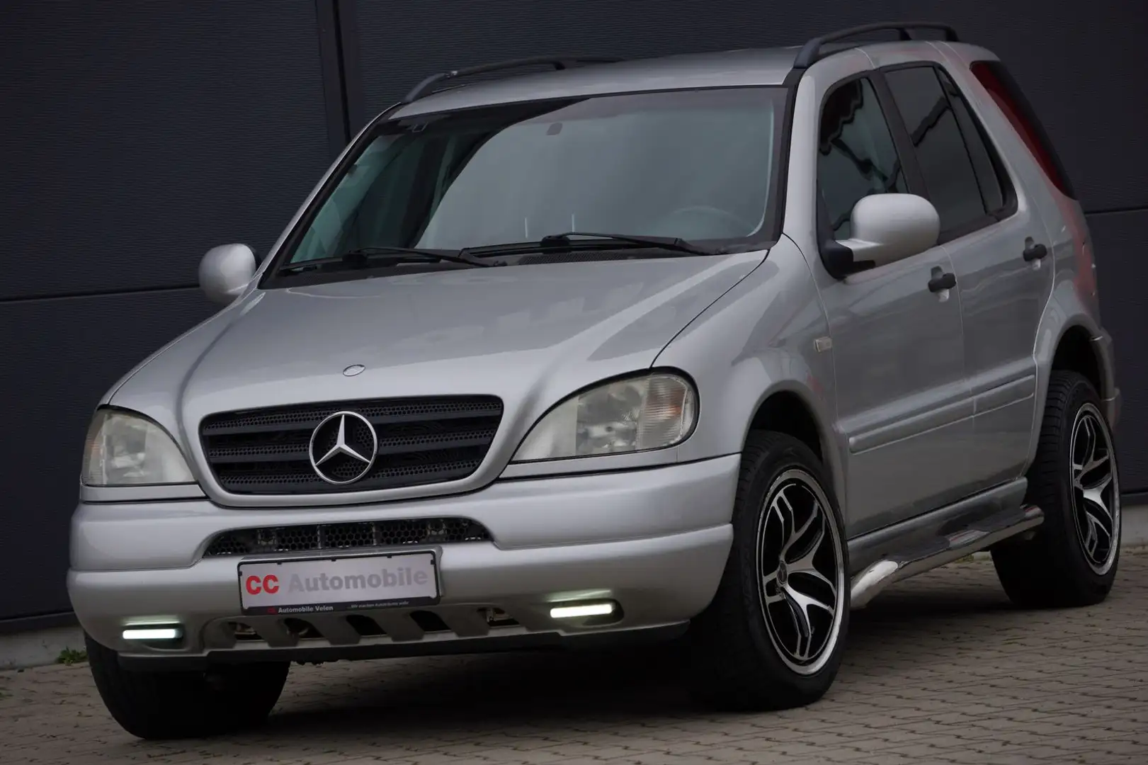 Mercedes-Benz ML 320 19Zoll"Leder"Klima"AHK"Export"Export" Срібний - 2