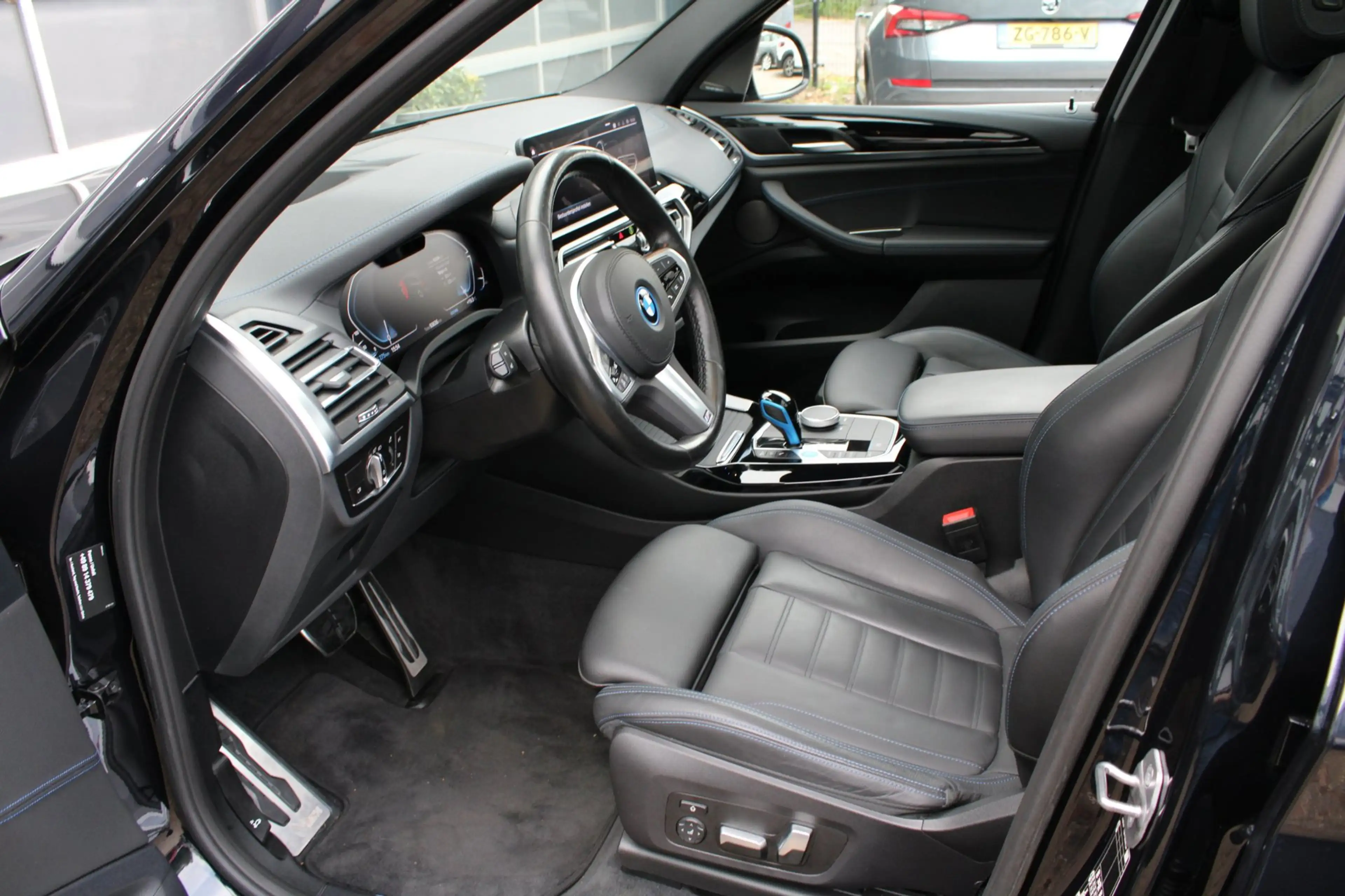 BMW iX3 High Executive 80 kWh/pano/Mpakket — photo 13