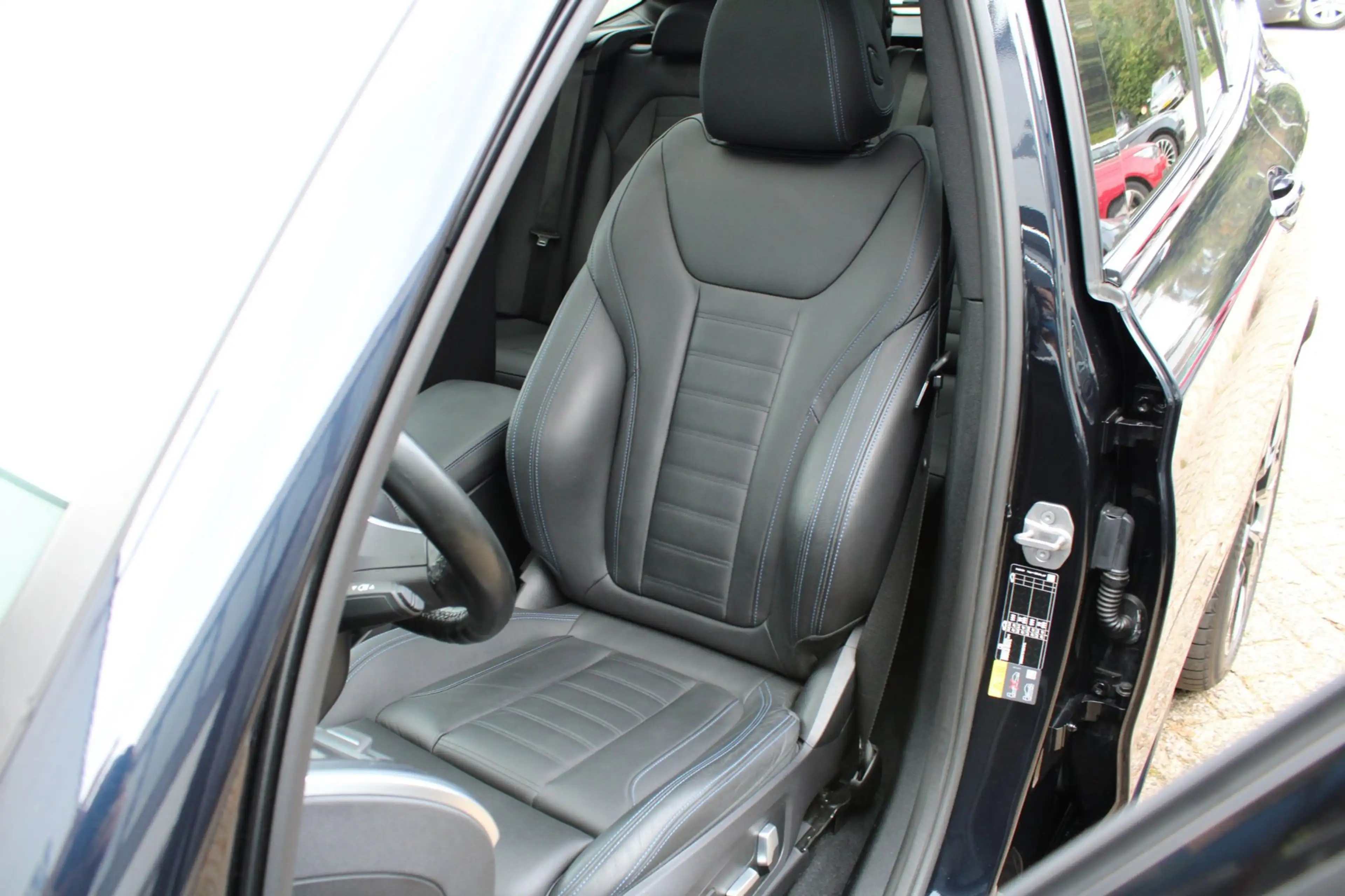 BMW iX3 High Executive 80 kWh/pano/Mpakket — photo 14