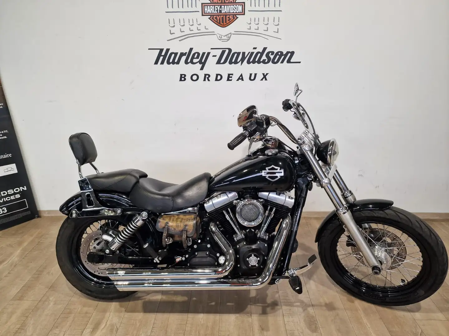 Harley-Davidson Dyna Street Bob Noir - 1