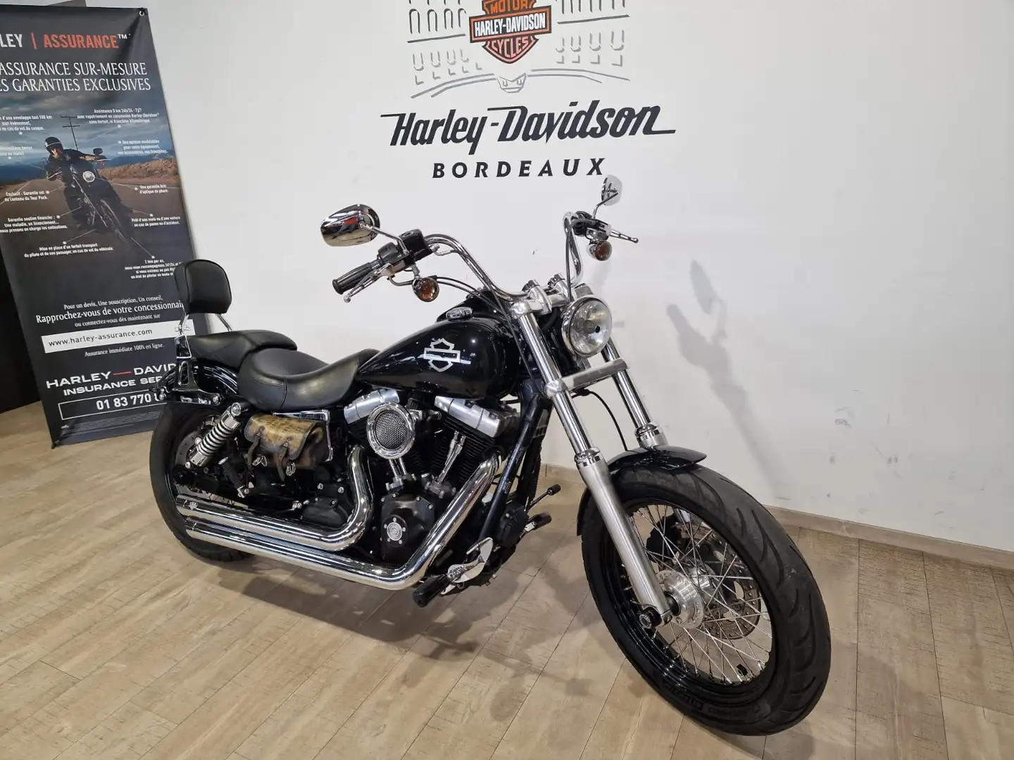 Harley-Davidson Dyna Street Bob Noir - 2