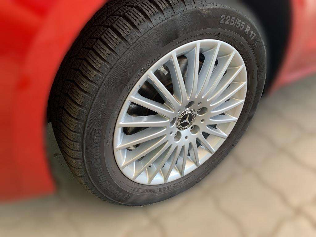 Mercedes-Benz V 220