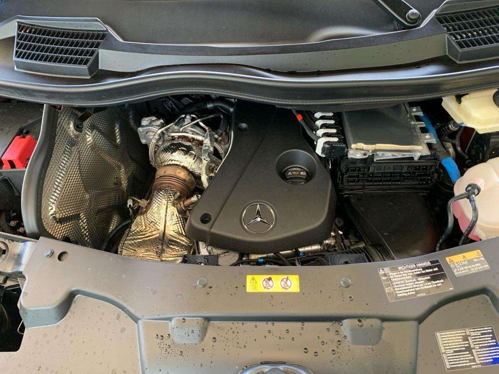 Mercedes-Benz V 220