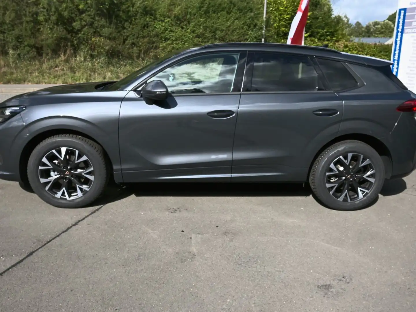 CUPRA Terramar 1.5 eTSI DSG ACC AHK NAVI SHZG VOLL-LED Grau - 2