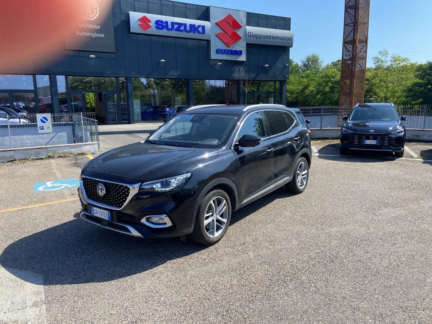 MG EHS Plug-in Hybrid Luxury- KM 15.135 Noir - 1