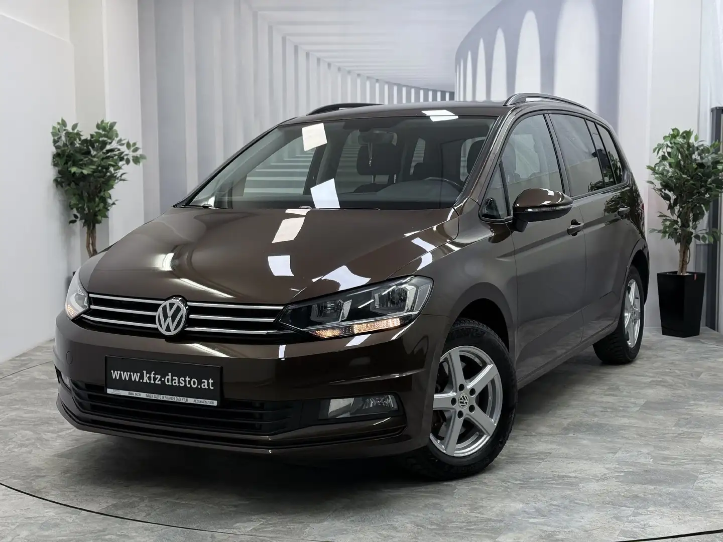 Volkswagen Touran Comfortline✅ AHK ✅ERSTBESTITZ✅ Braun - 1