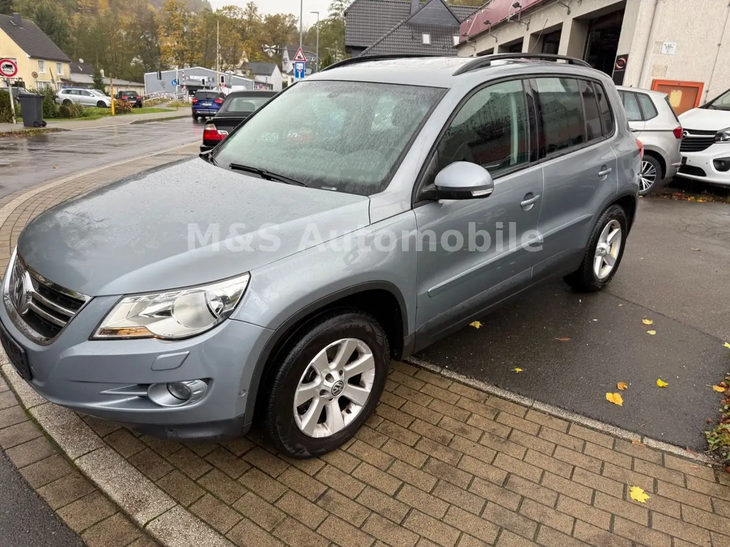 Volkswagen Tiguan Track & Field 4Motion 1.Hand Navi,Pano Grau - 1