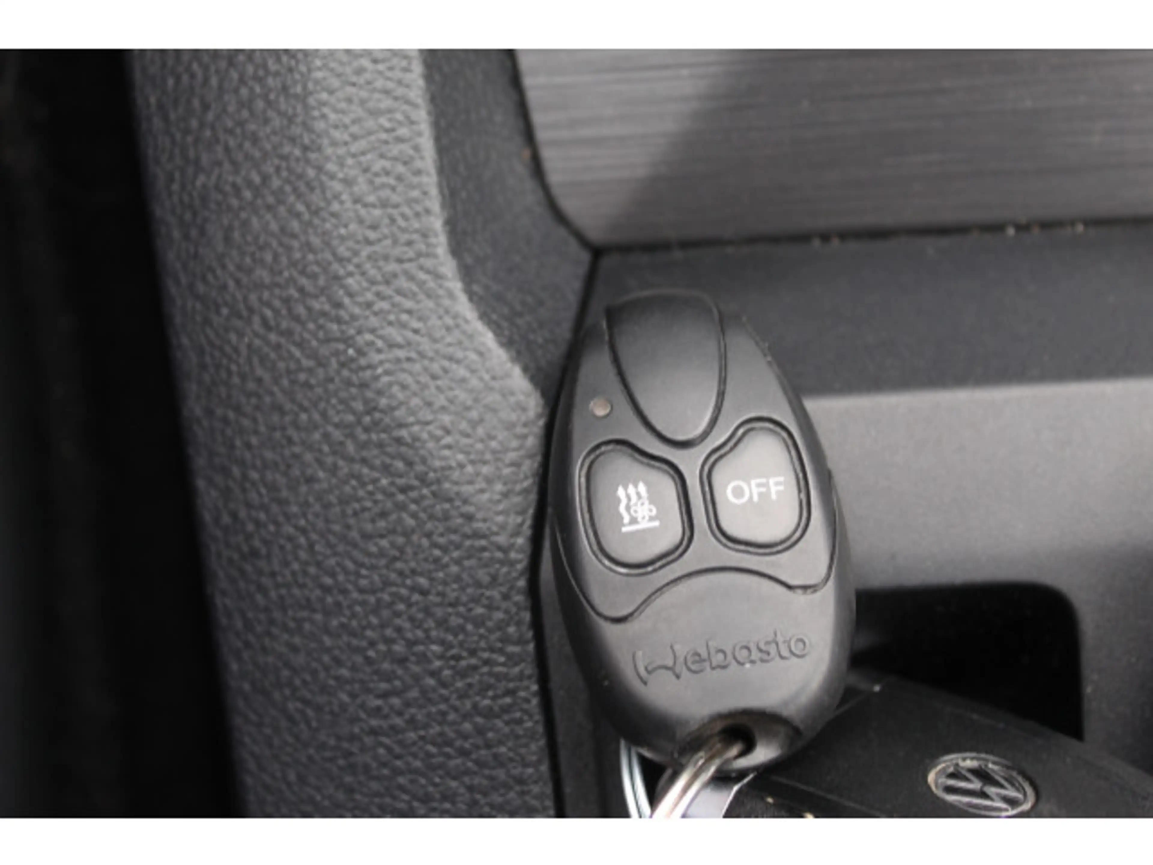 Volkswagen Amarok T2 3.0 TDI Aventura Roll Cover+21-Zoll Klima — photo 15