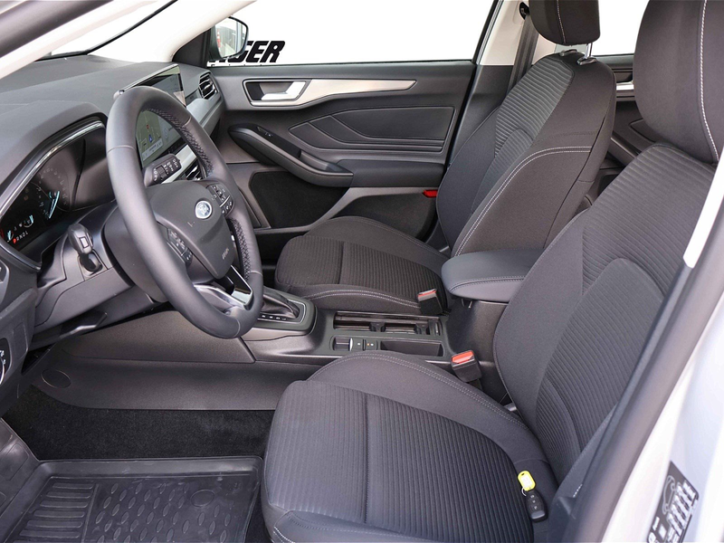 Ford Focus Turnier 1,0 Eco Boost Hybrid Titanium Aut. — photo 12