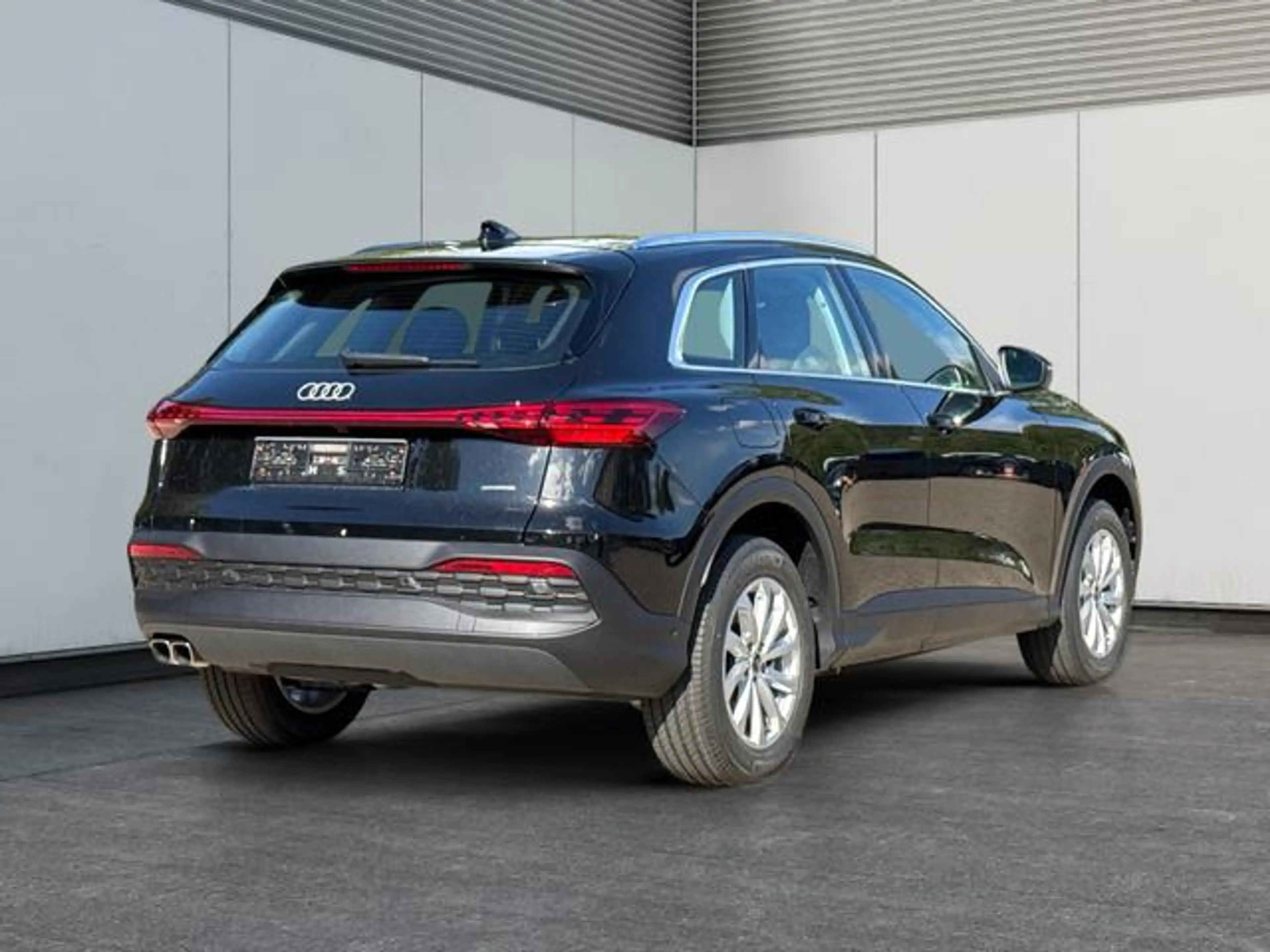 Audi Q5 QUATTRO+NAVI+KAMERA+AHK+PANO+SHZ+PDC+ACC T... — photo 3