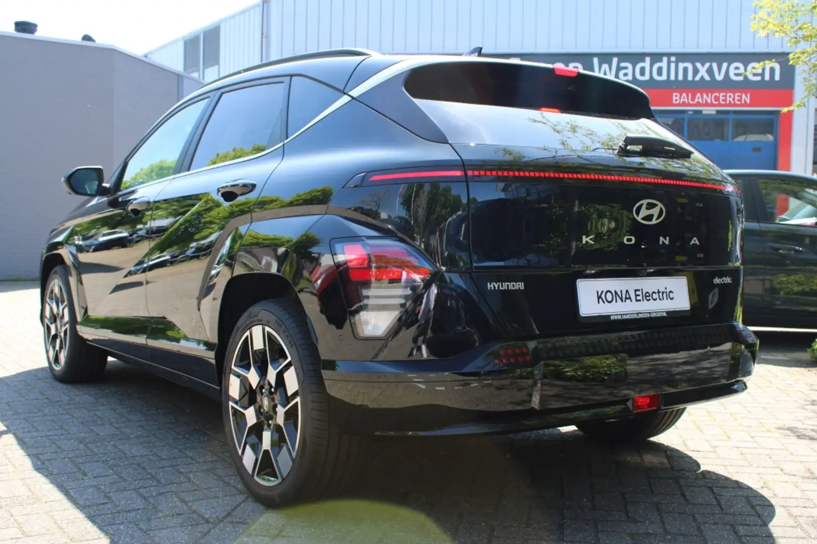 Hyundai KONA Electric Premium 65.4kWh Long Range | Eco Pakket | Zwart - 2