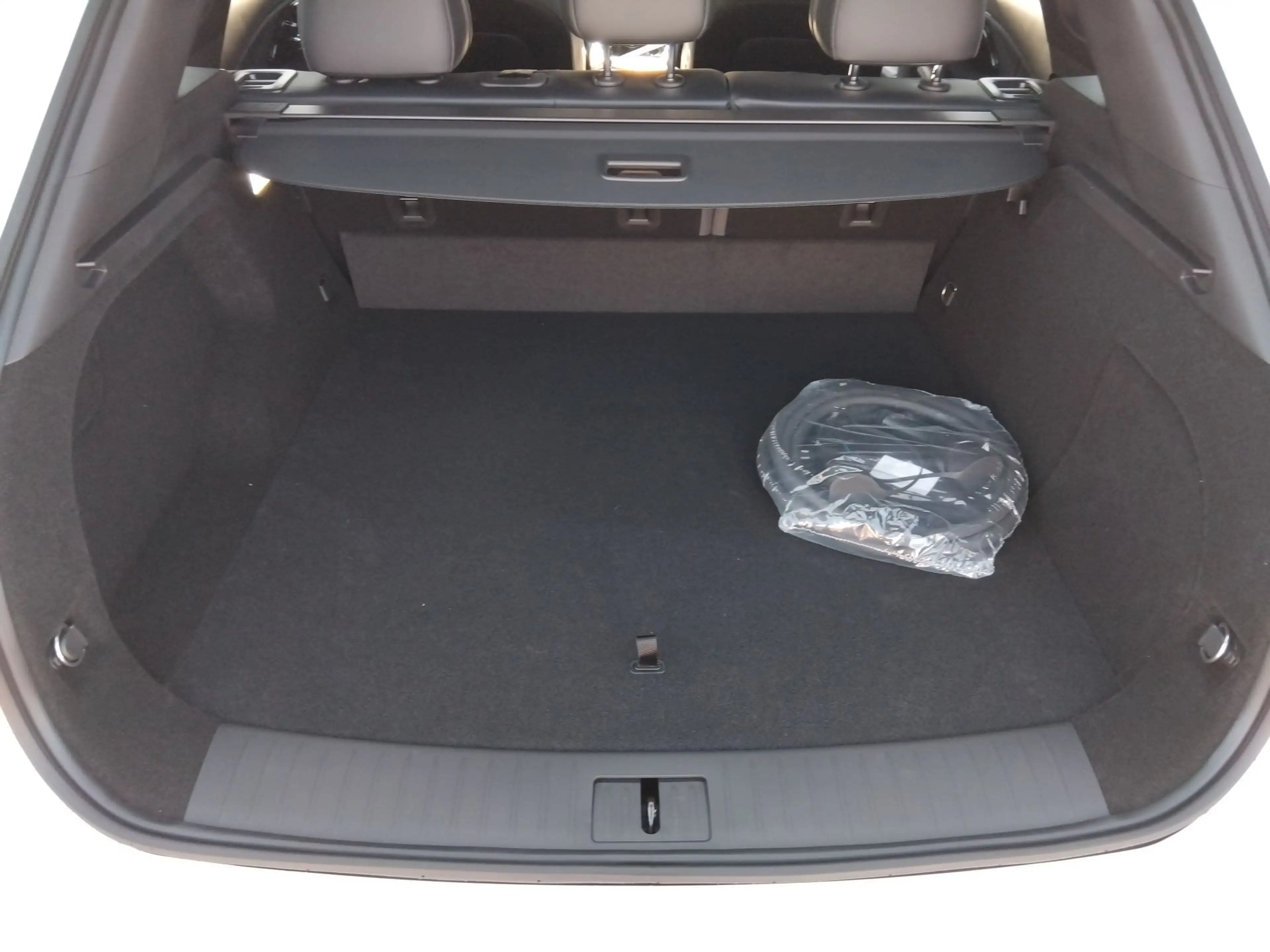Omoda 9 Omoda 9 Plug-In Hybrid mit SHS und Allrad — photo 11