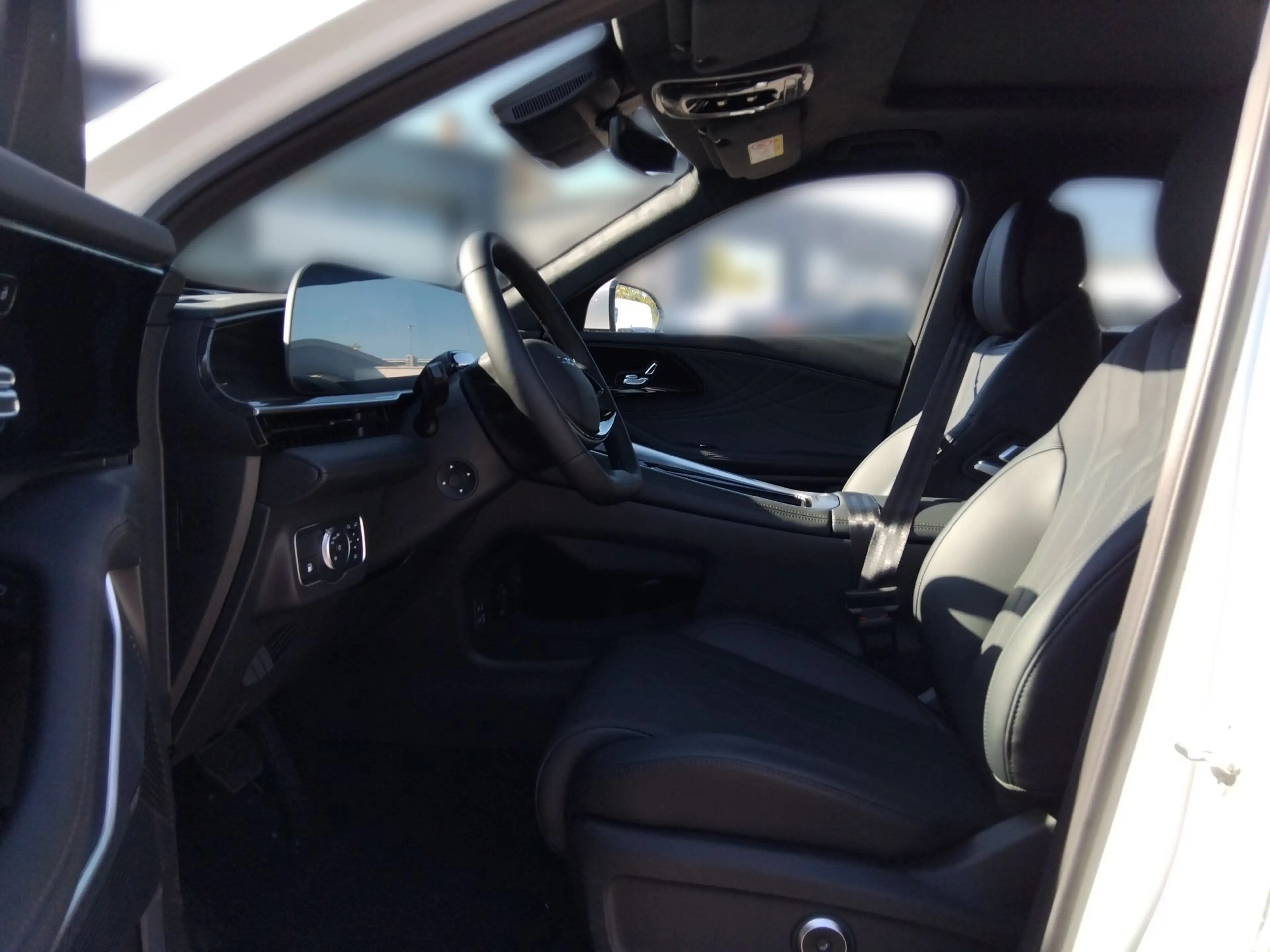 Omoda 9 Omoda 9 Plug-In Hybrid mit SHS und Allrad — photo 12