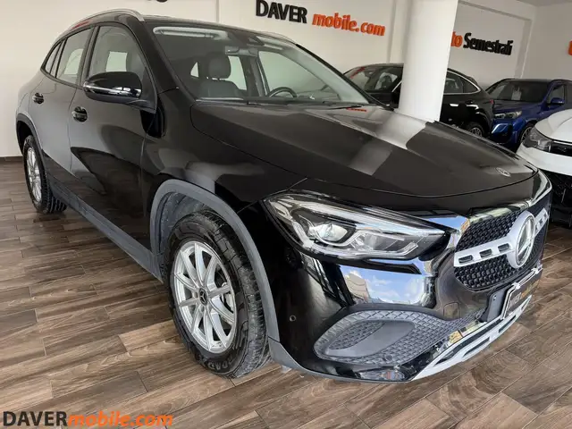 Mercedes-Benz GLA 180 GLA 180 d Automatic Business Extra