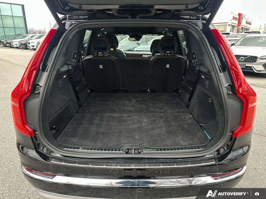 2022 Volvo XC90 T6 Inscription 7 Passenger thumb 11