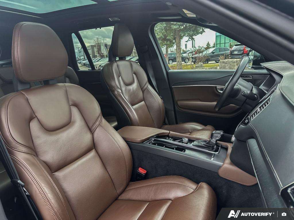 2022 Volvo XC90 T6 Inscription 7 Passenger thumb 21
