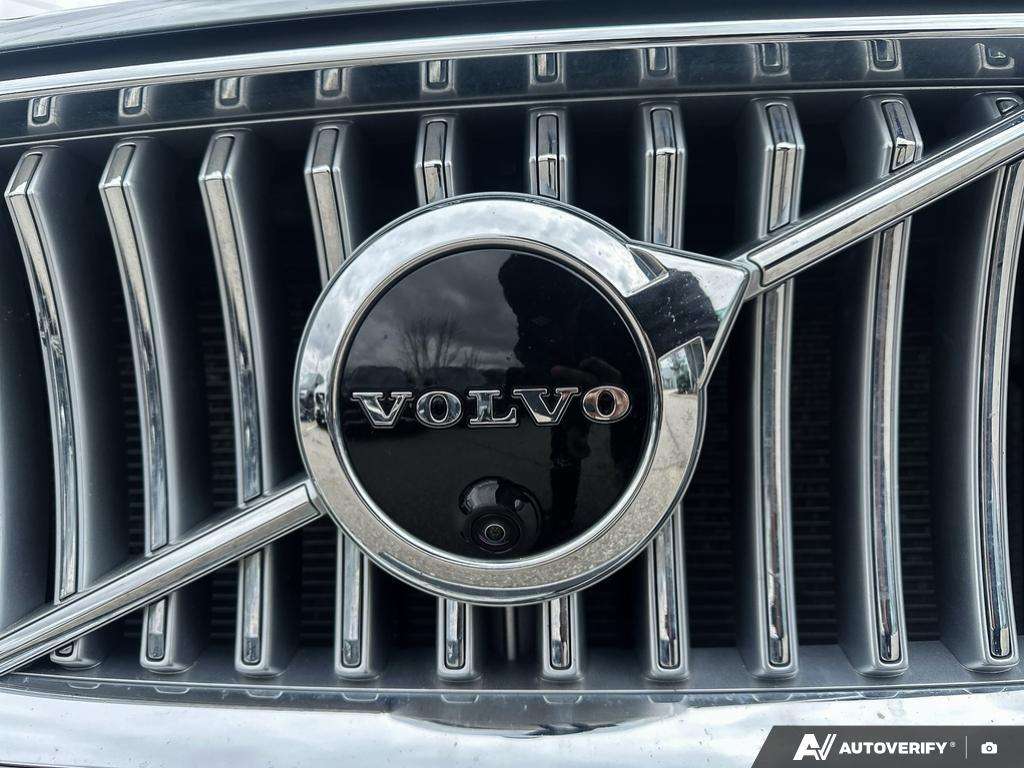 2022 Volvo XC90 T6 Inscription 7 Passenger thumb 8
