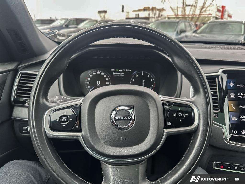 2022 Volvo XC90 T6 Inscription 7 Passenger thumb 13