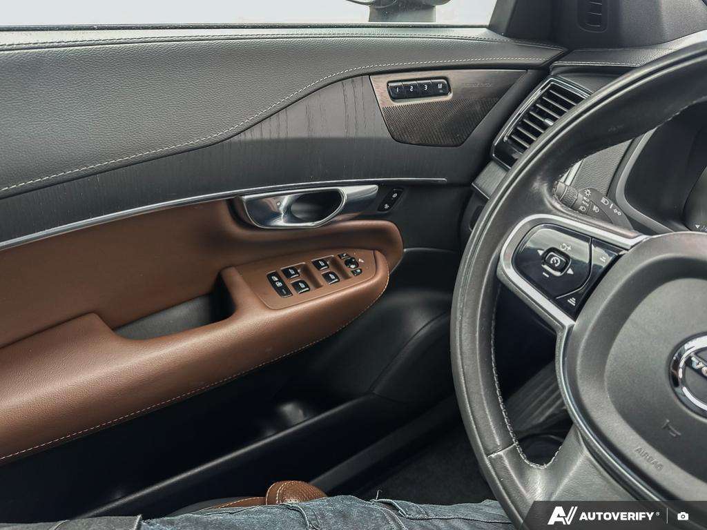 2022 Volvo XC90 T6 Inscription 7 Passenger thumb 16