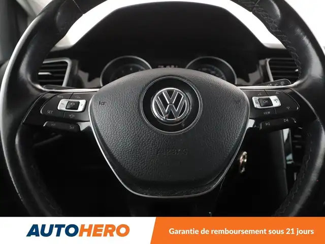 Volkswagen Golf view 19