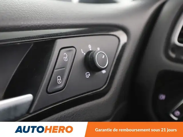 Volkswagen Golf view 30