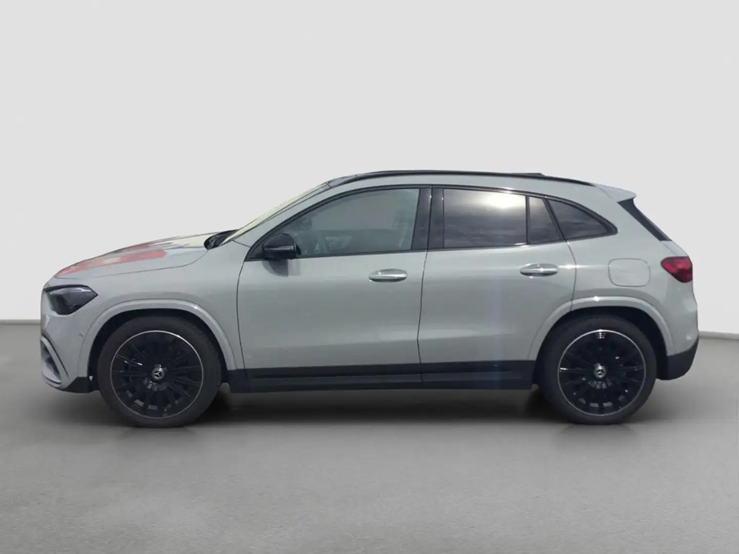 Mercedes-Benz GLA 200 AMG*AHK*Distronic*Memory*Night*Lenkradhz Gris - 2