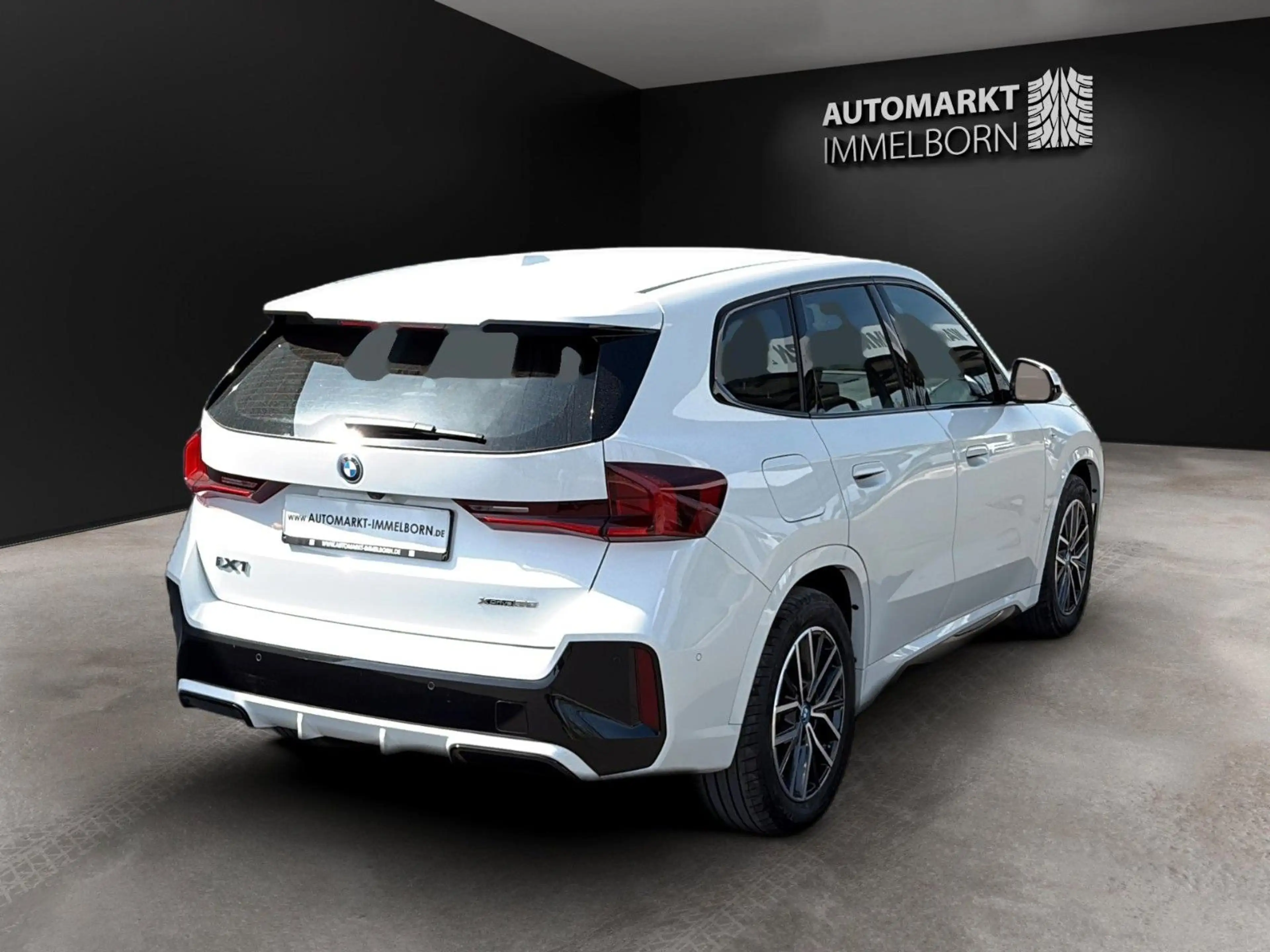BMW iX1 30 xDrive M Sport LED*Navi+*Alcant*SOH 99,1% — photo 11