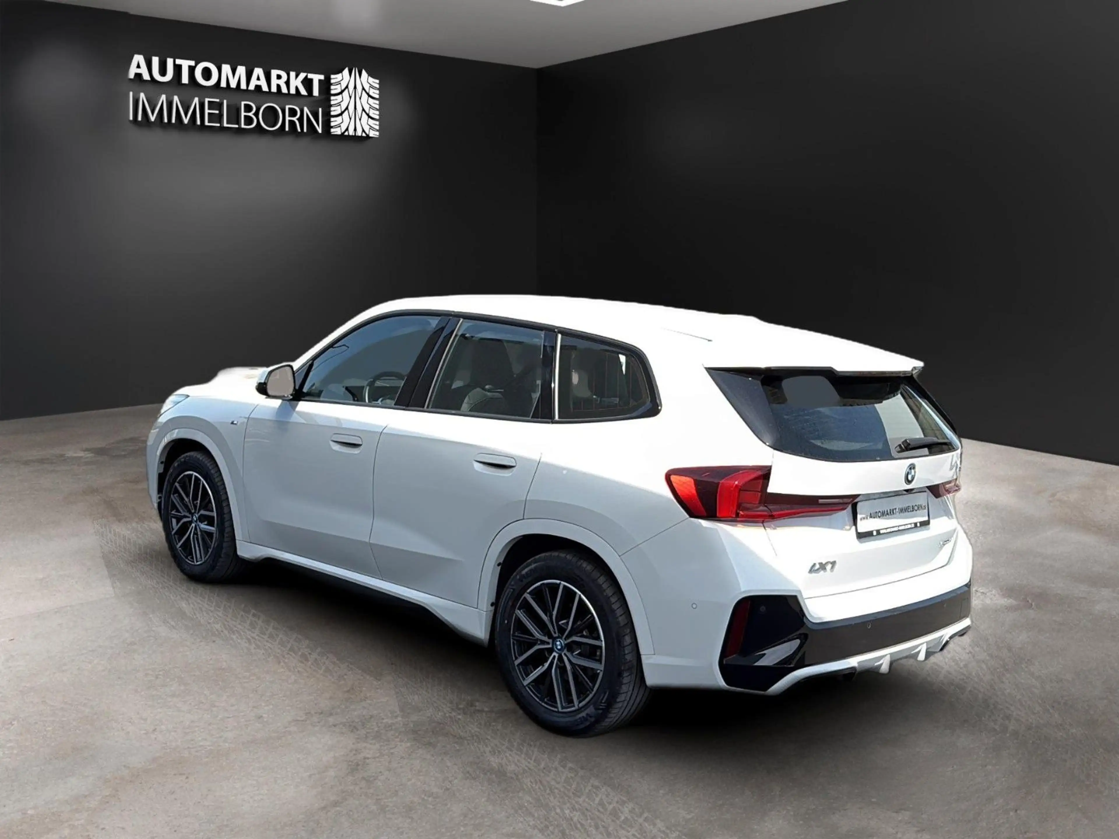 BMW iX1 30 xDrive M Sport LED*Navi+*Alcant*SOH 99,1% — photo 5