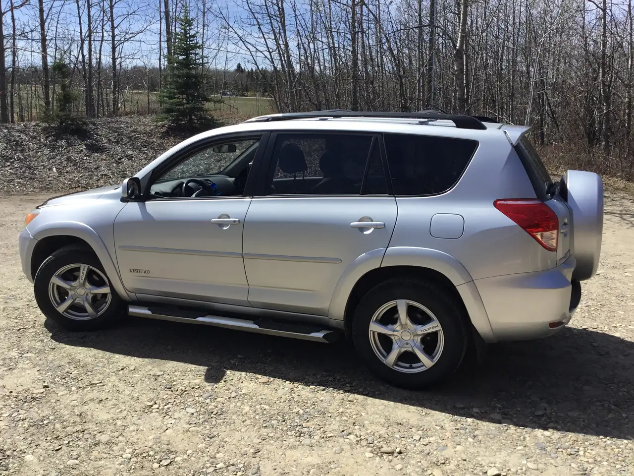 Toyota RAV 4 photo Toyota RAV 4