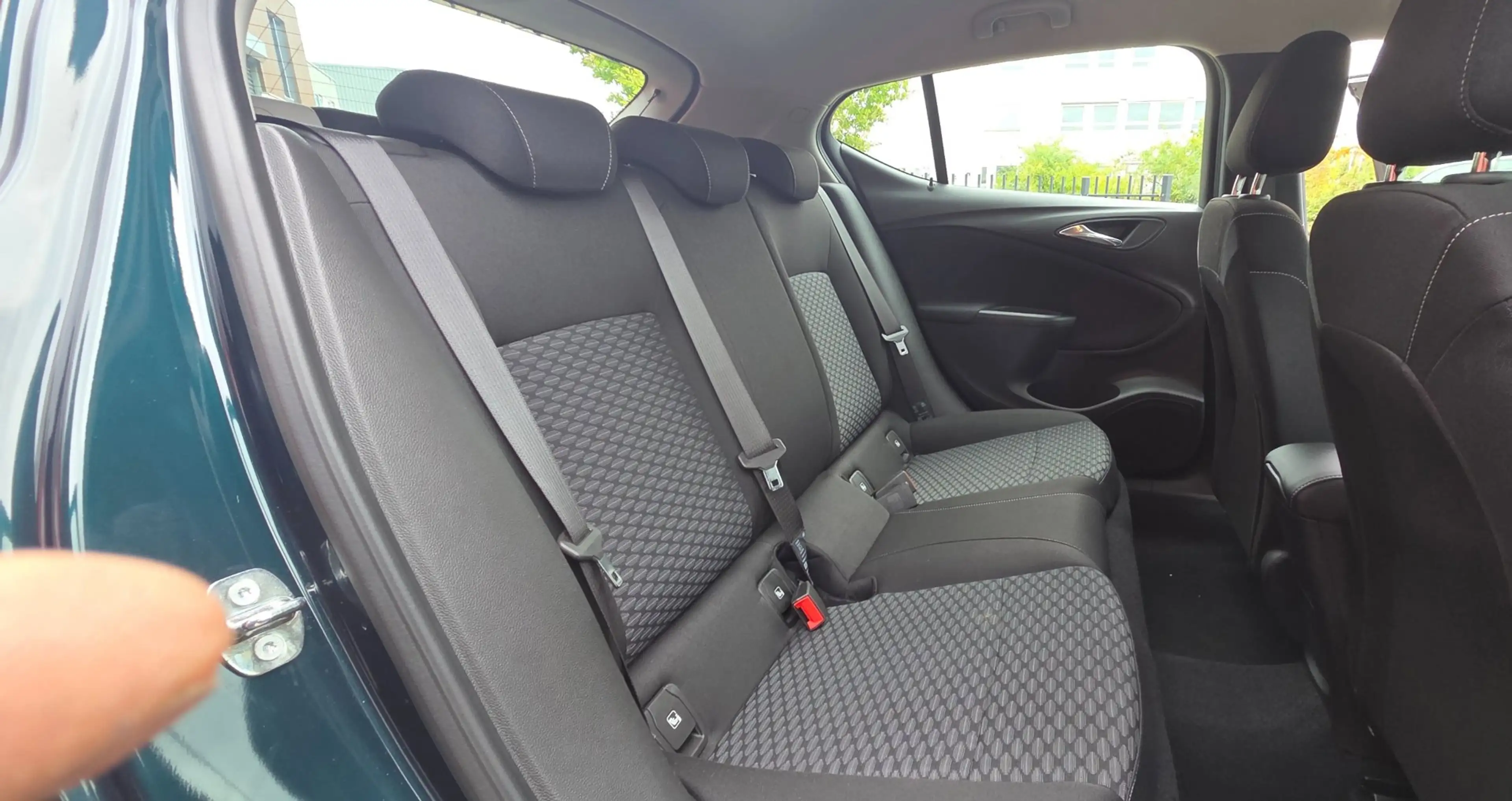 Opel Astra 1.4 Turbo — photo 9