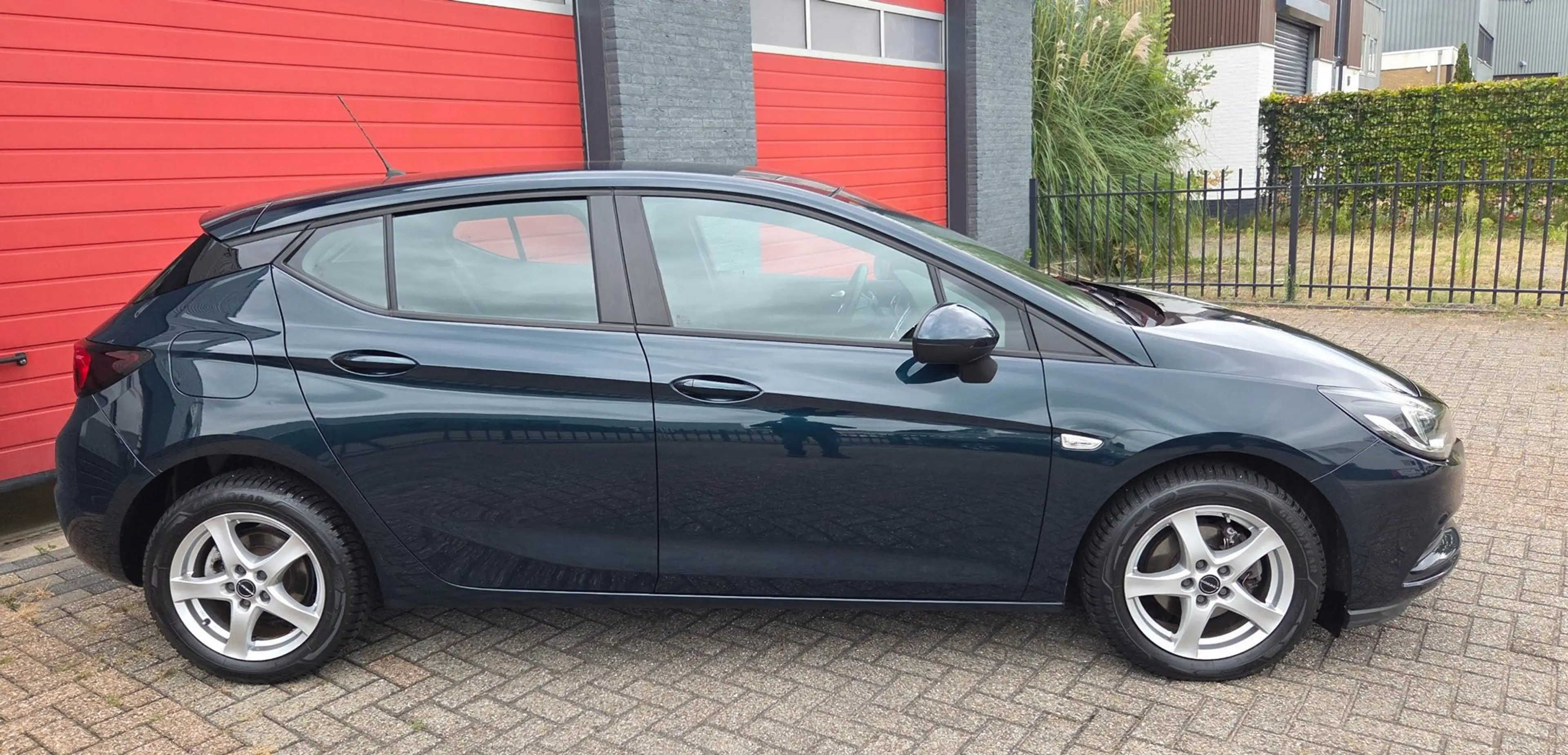 Opel Astra 1.4 Turbo — photo 3