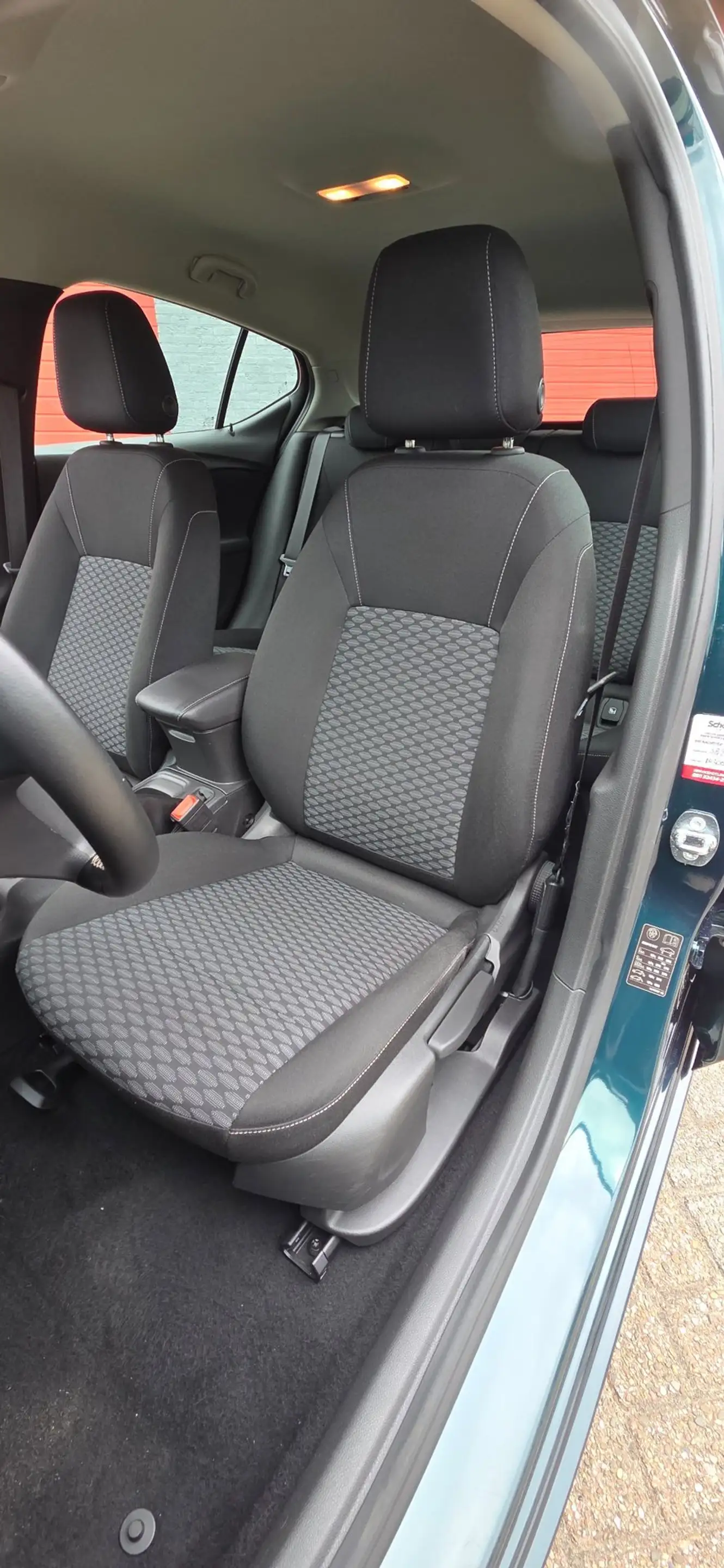 Opel Astra 1.4 Turbo — photo 11