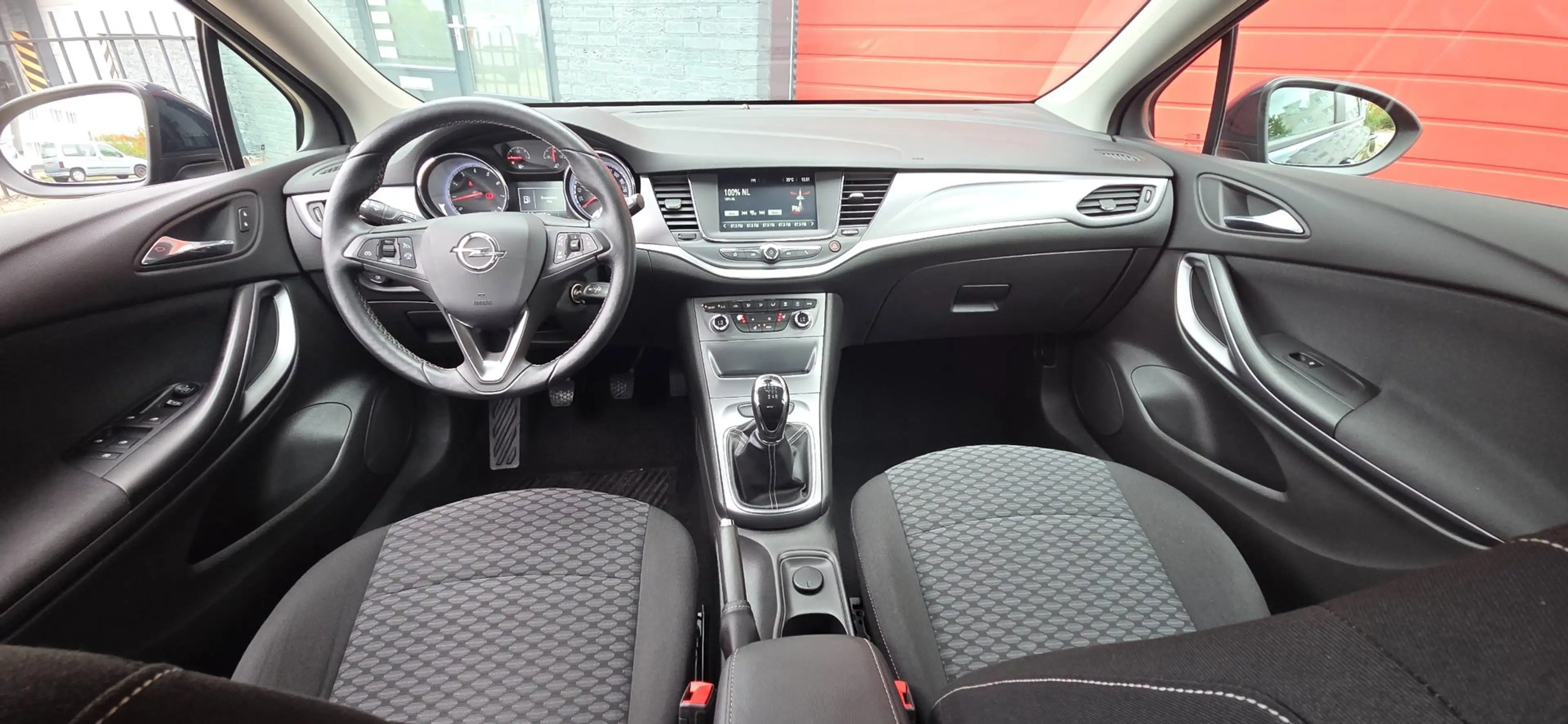 Opel Astra 1.4 Turbo — photo 12