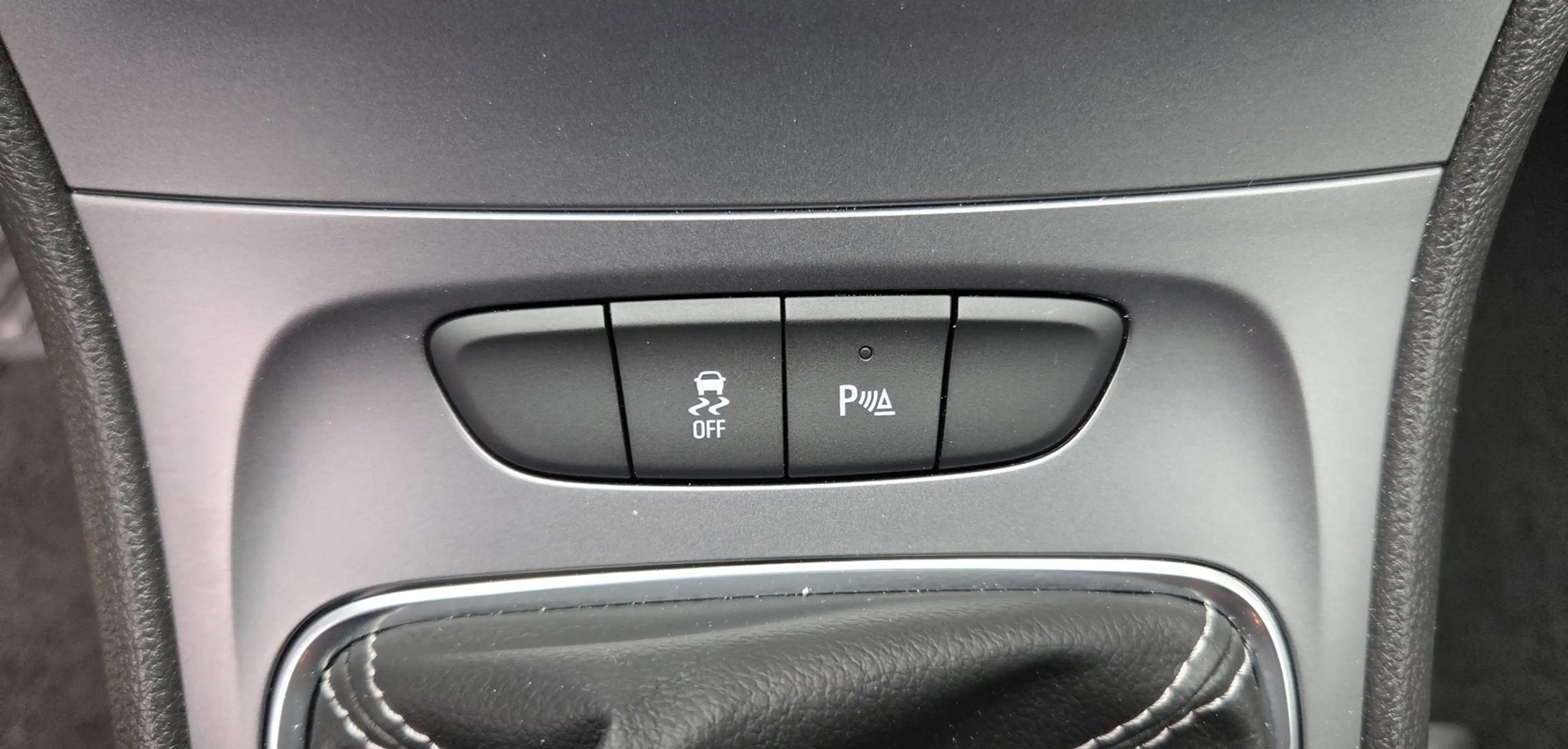 Opel Astra 1.4 Turbo — photo 19