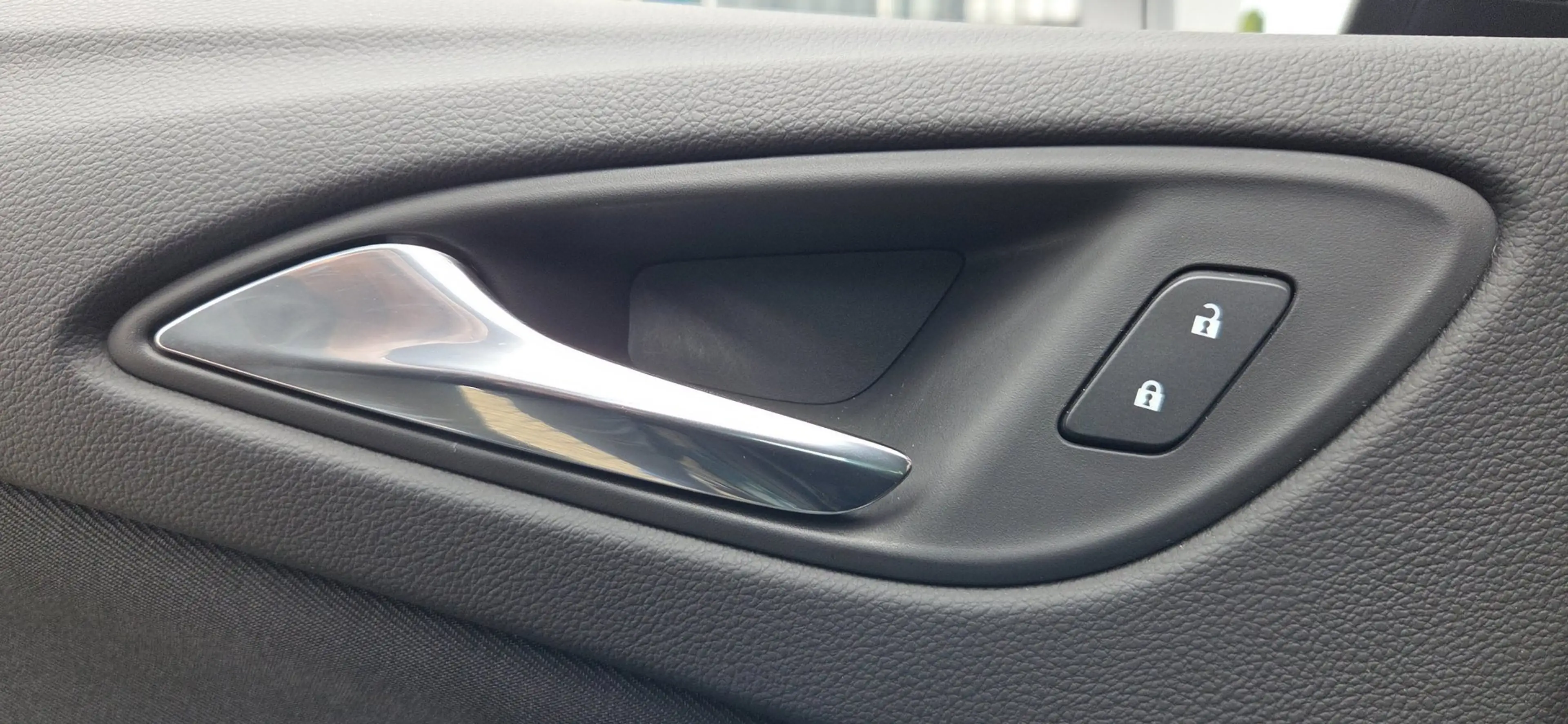 Opel Astra 1.4 Turbo — photo 23