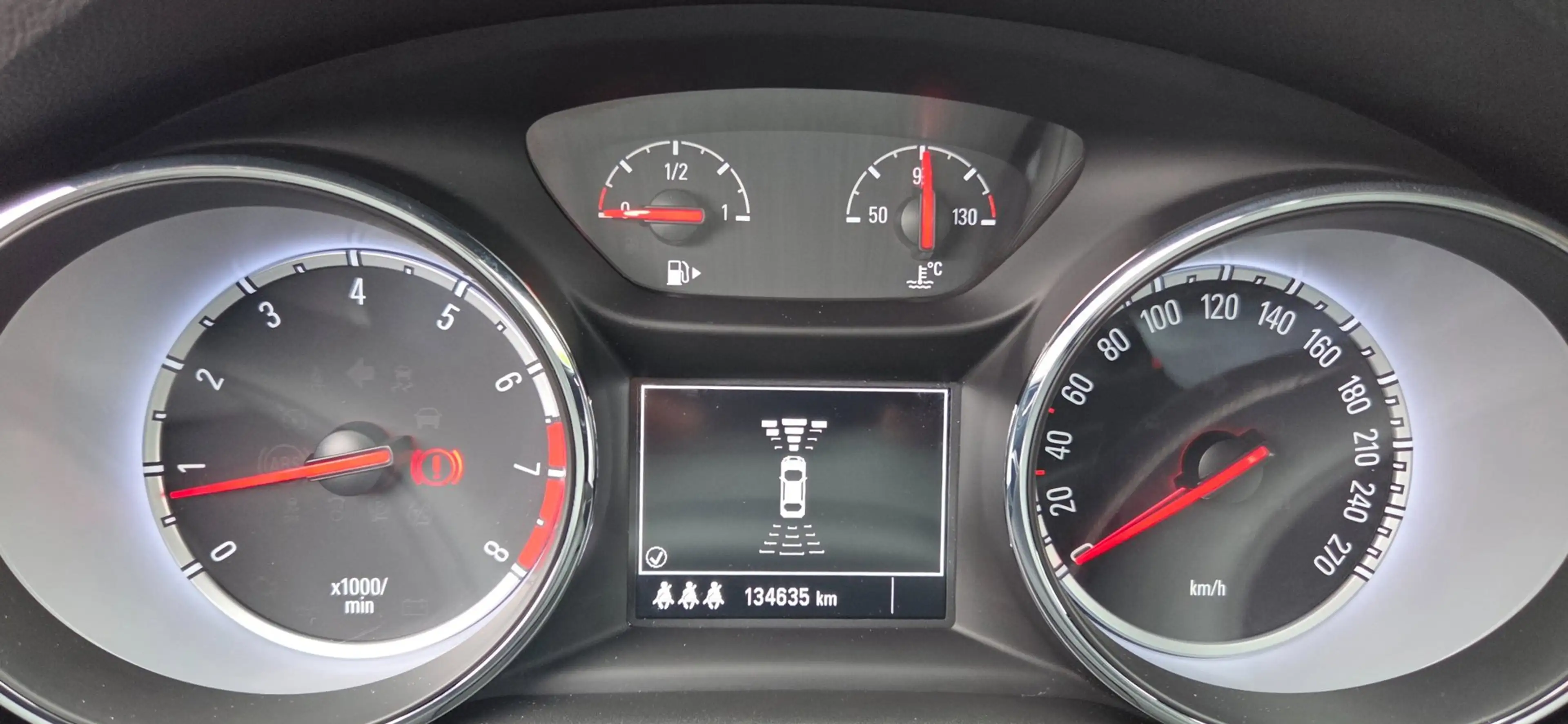 Opel Astra 1.4 Turbo — photo 15