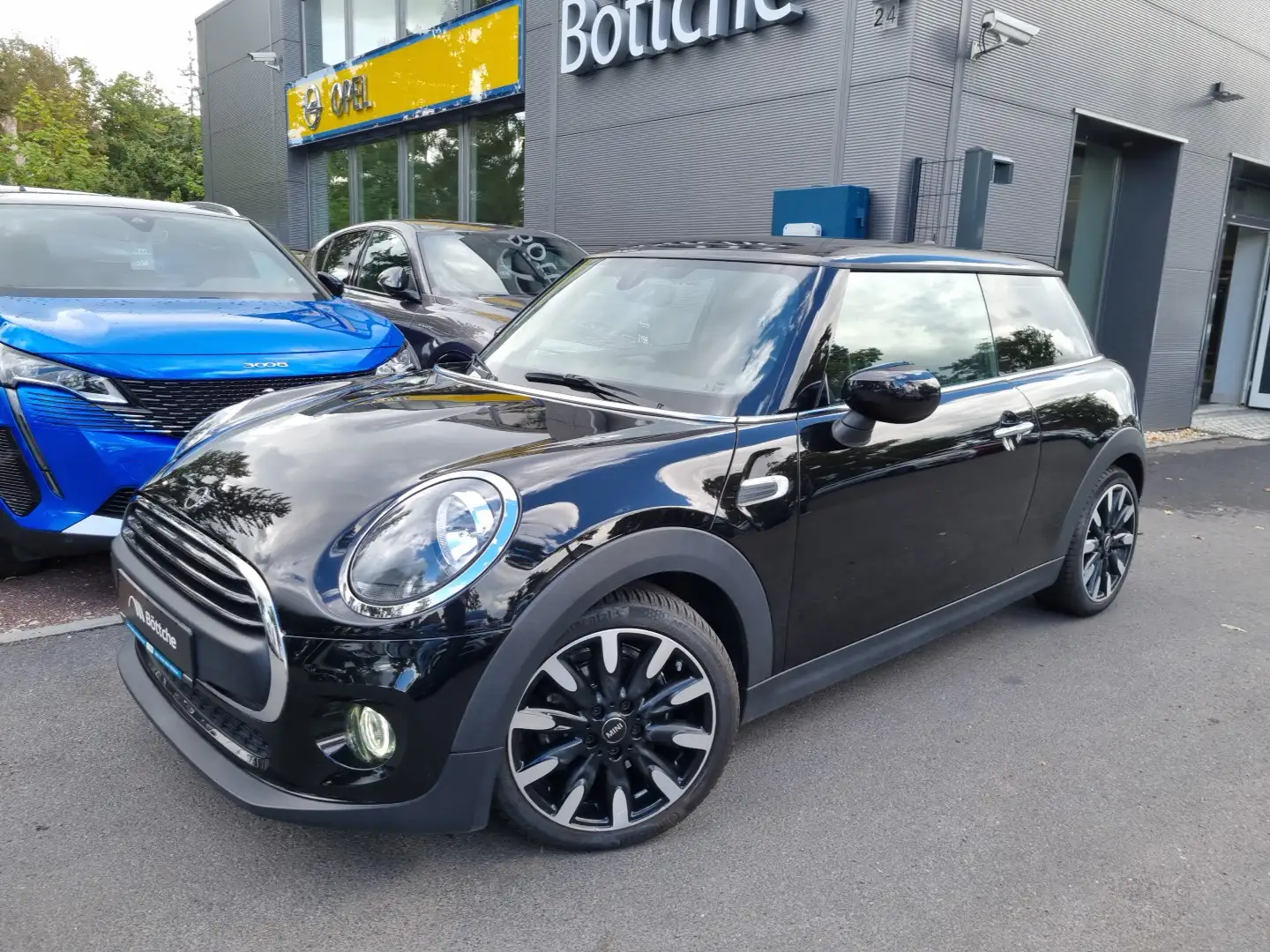 MINI One 1.5 Blackyard AT/SHZ/Klima/PDC/Allwetter Schwarz - 2