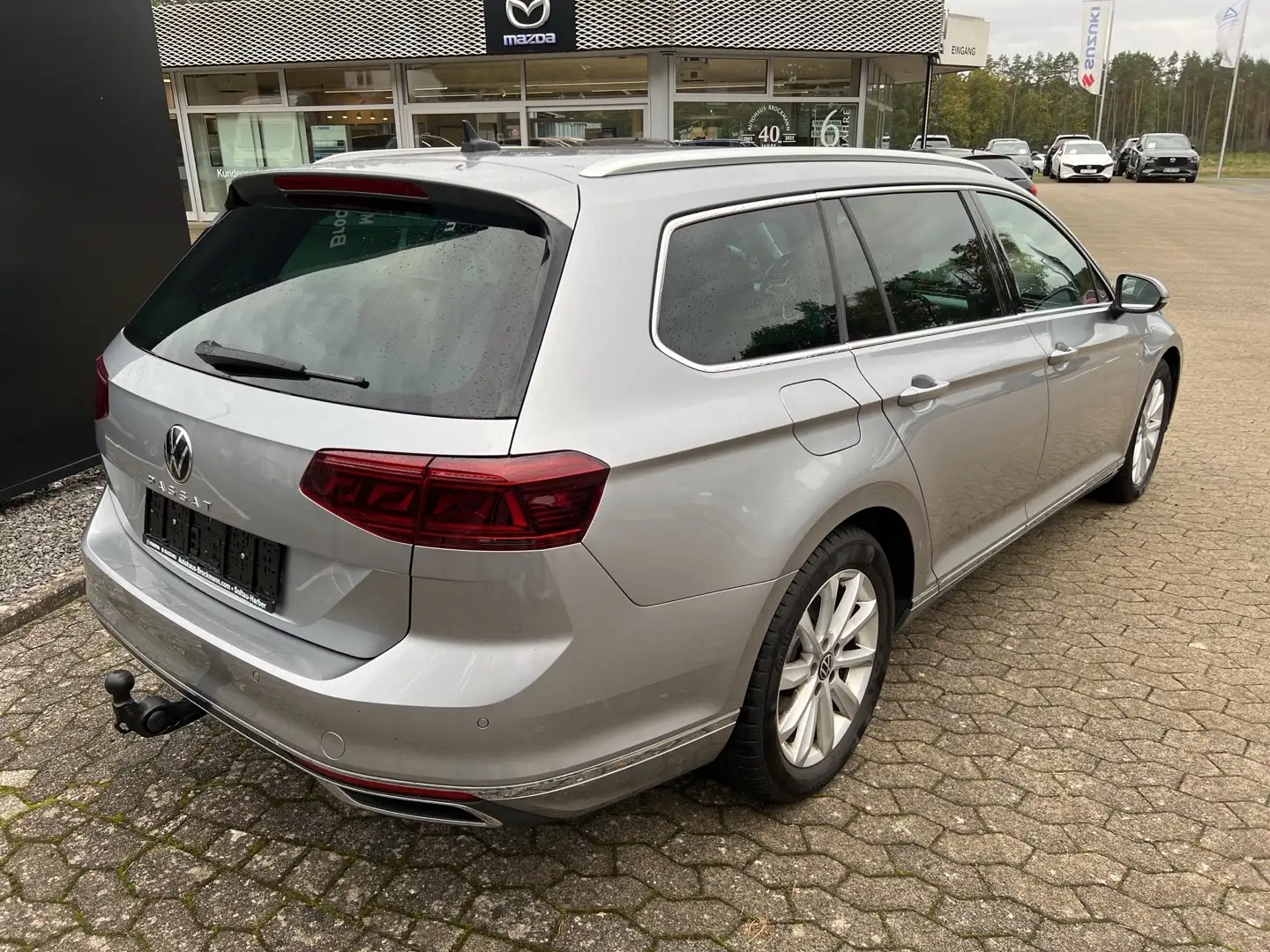 Volkswagen Passat Variant 2.0 150 PS TDI Elegance AHK. Silber - 2