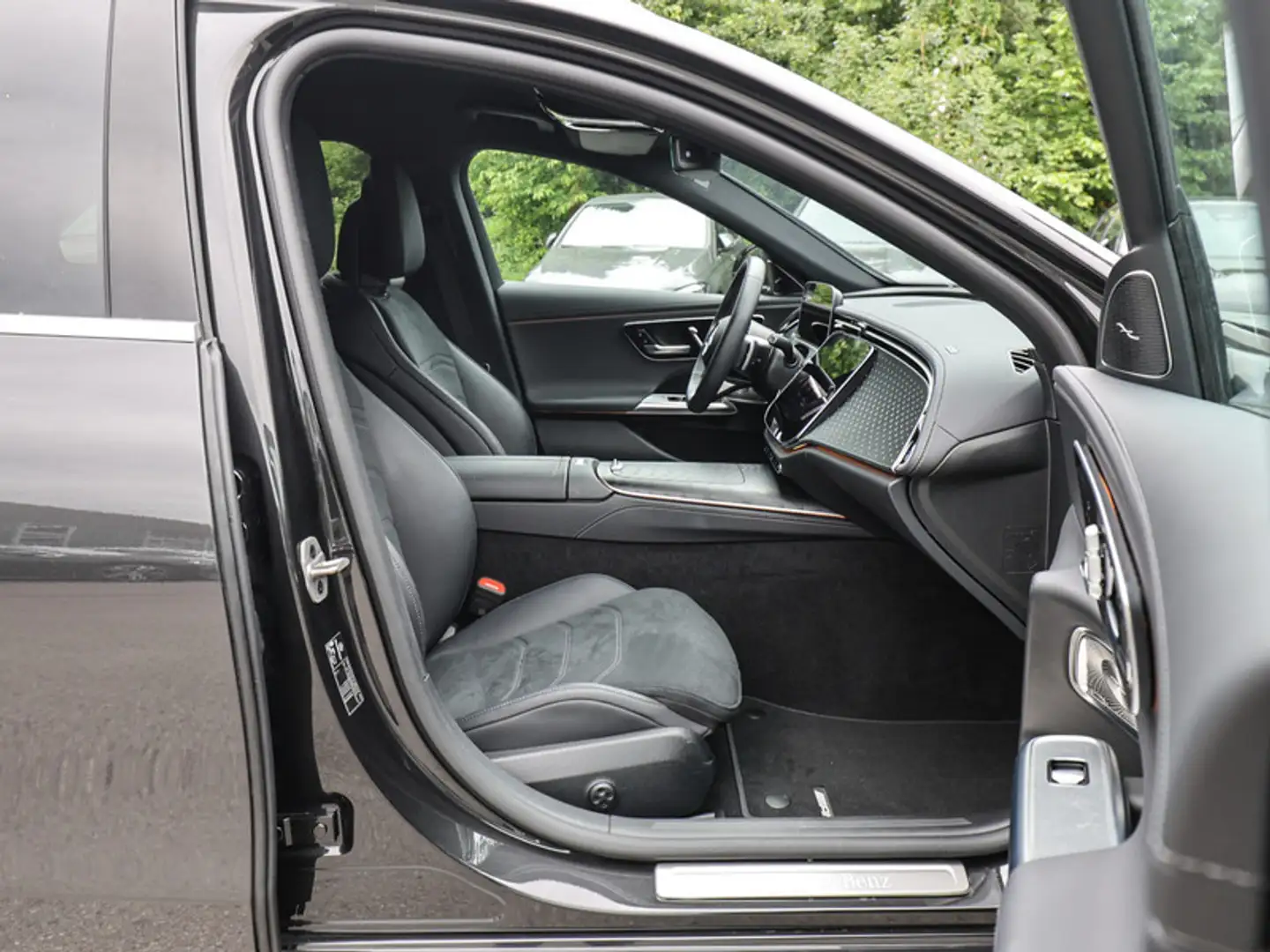 Mercedes-Benz E 450 4M T AMG-Sport/Burm4D/AIRM/AHK/Distr/20' Grey - 2
