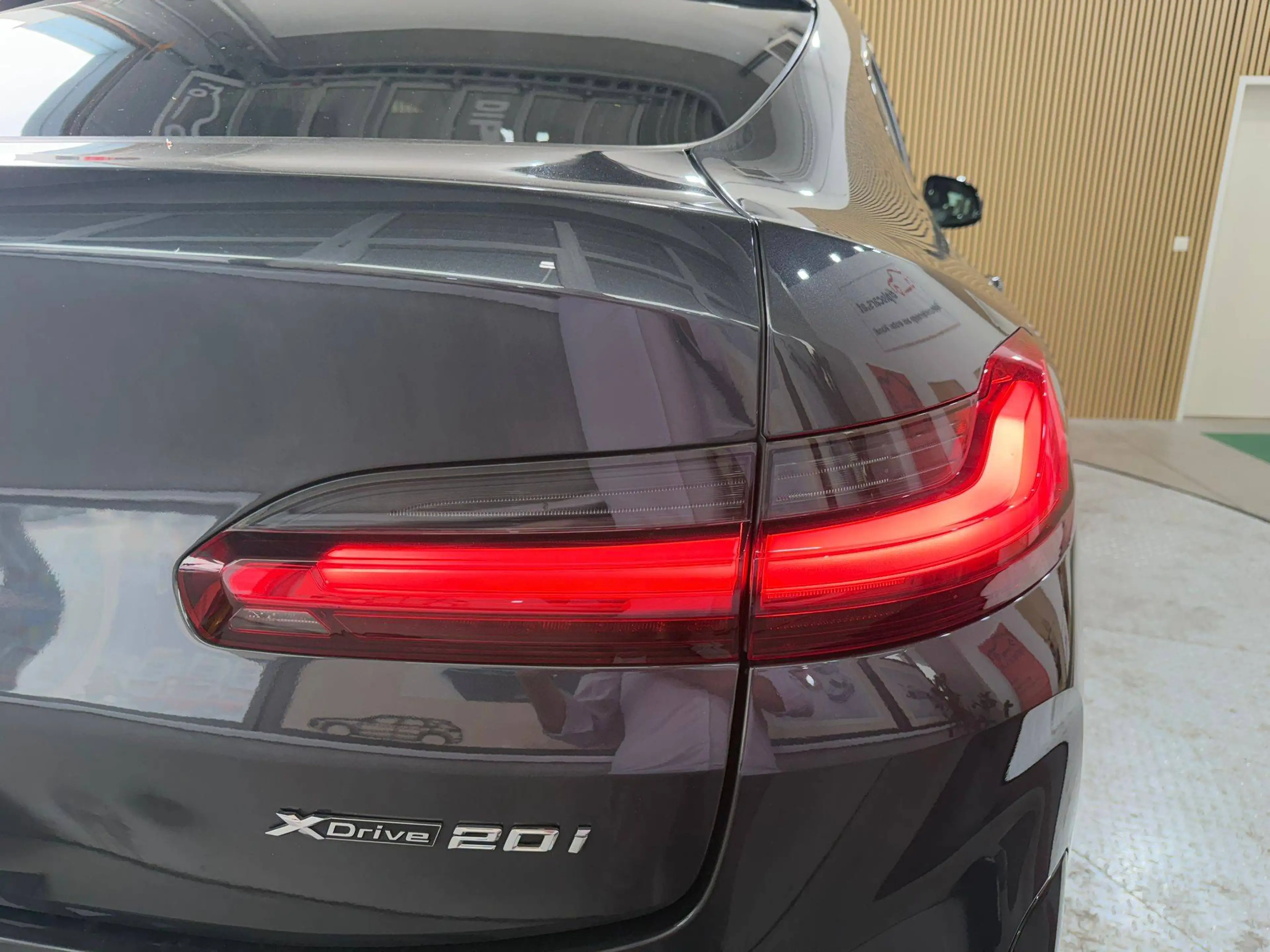 BMW X4 xDrive 20i M Sport — photo 8